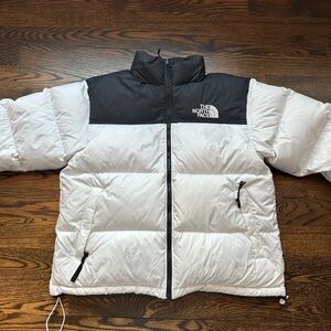 Unisex The North Face Black and White Puffer Jacket